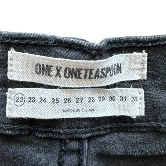 One Teaspoon Black Harlets Distressed Button Fly Shorts Size 22 - Picture 4 of 13